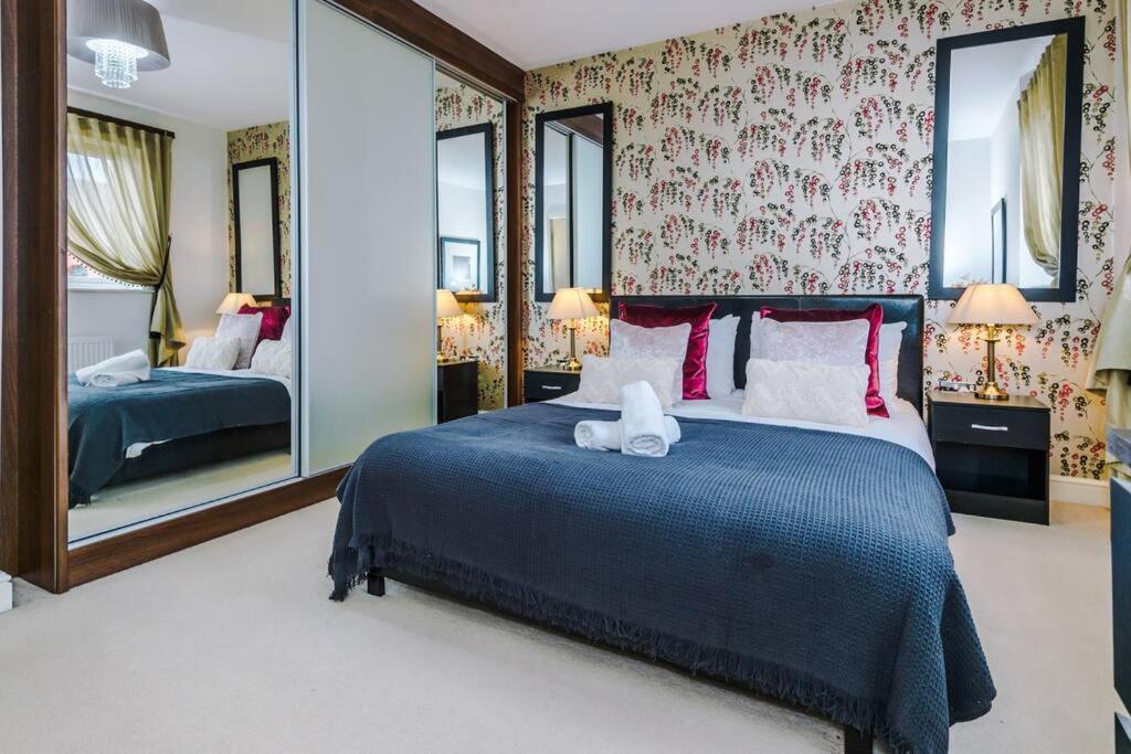 Stylish Townhouse Chester City Centre With Parking ภายนอก รูปภาพ