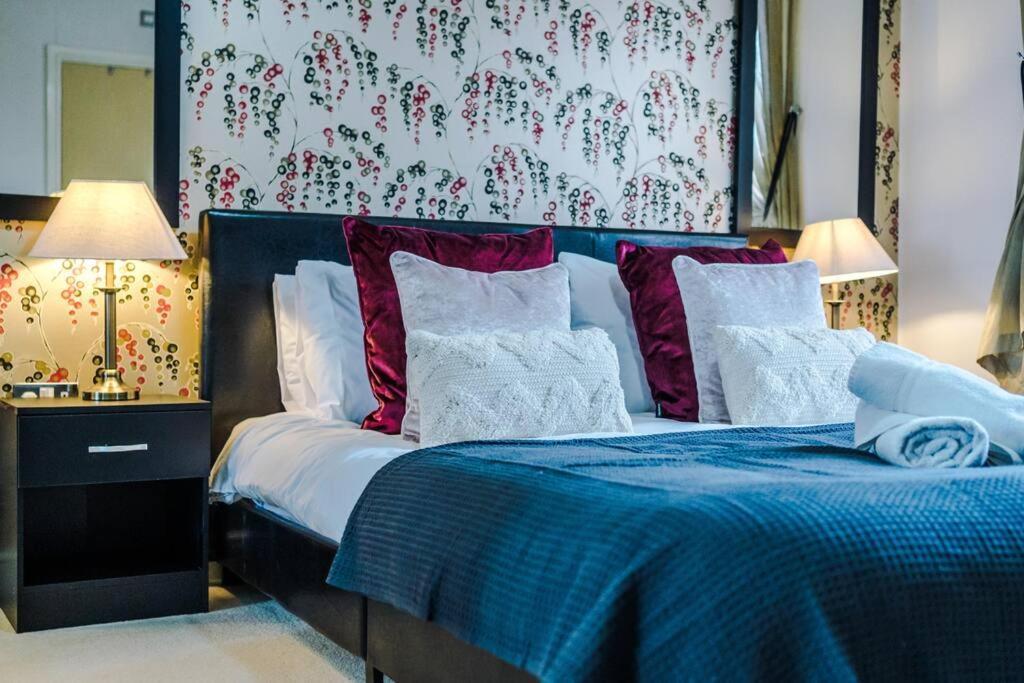 Stylish Townhouse Chester City Centre With Parking ภายนอก รูปภาพ