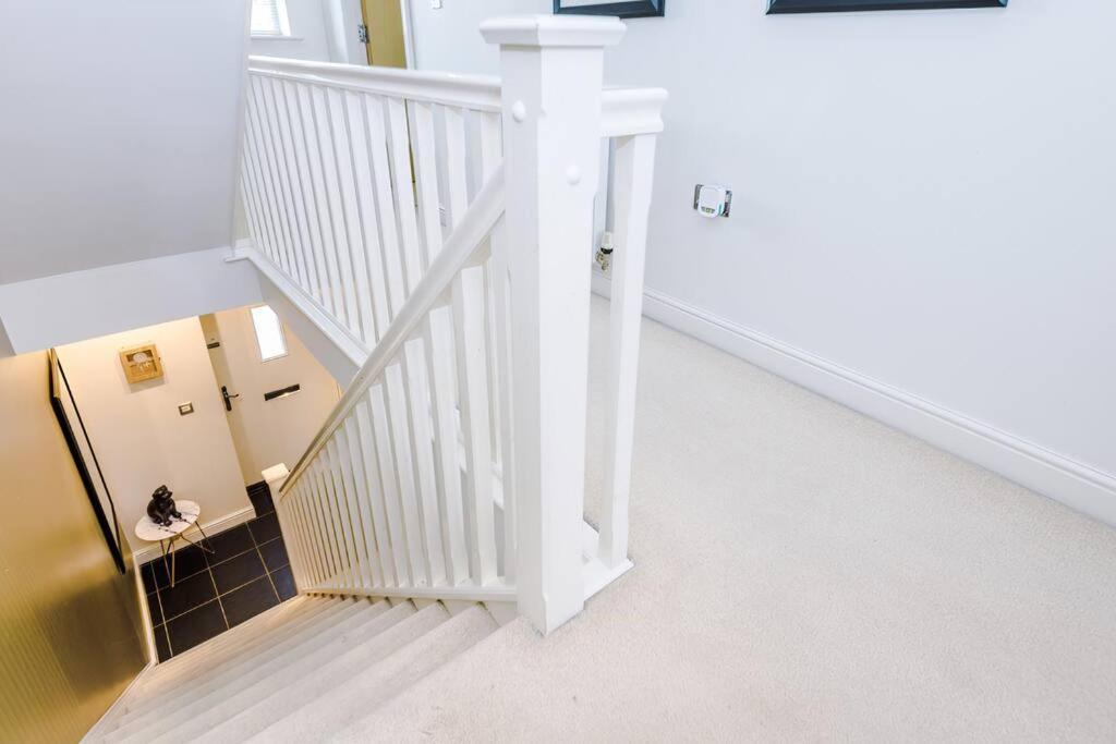 Stylish Townhouse Chester City Centre With Parking ภายนอก รูปภาพ