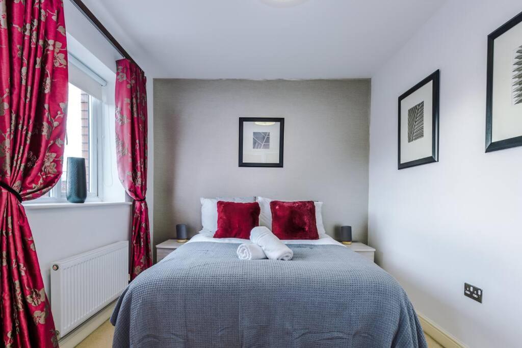 Stylish Townhouse Chester City Centre With Parking ภายนอก รูปภาพ
